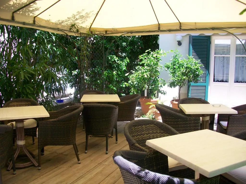 Hotel La Primula Forte dei Marmi 3*,